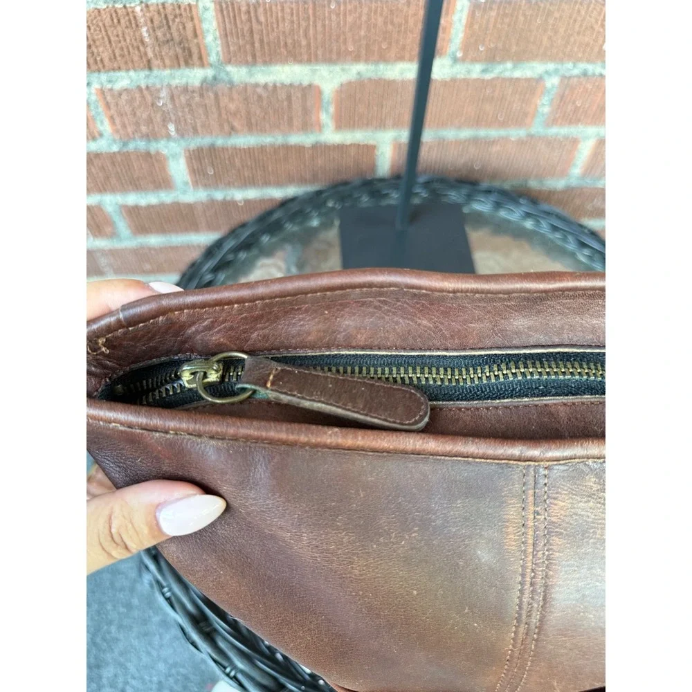 Vintage 1970-1980s Coach Brown Bucket Bag Medium Zip Top
